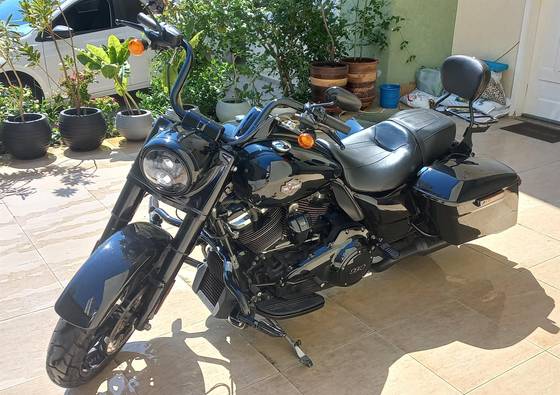 HARLEY-DAVIDSON ROAD KING SPECIAL 